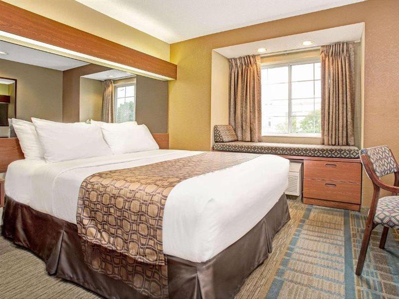 Microtel Inn & Suites By Wyndham Mason Bagian luar foto