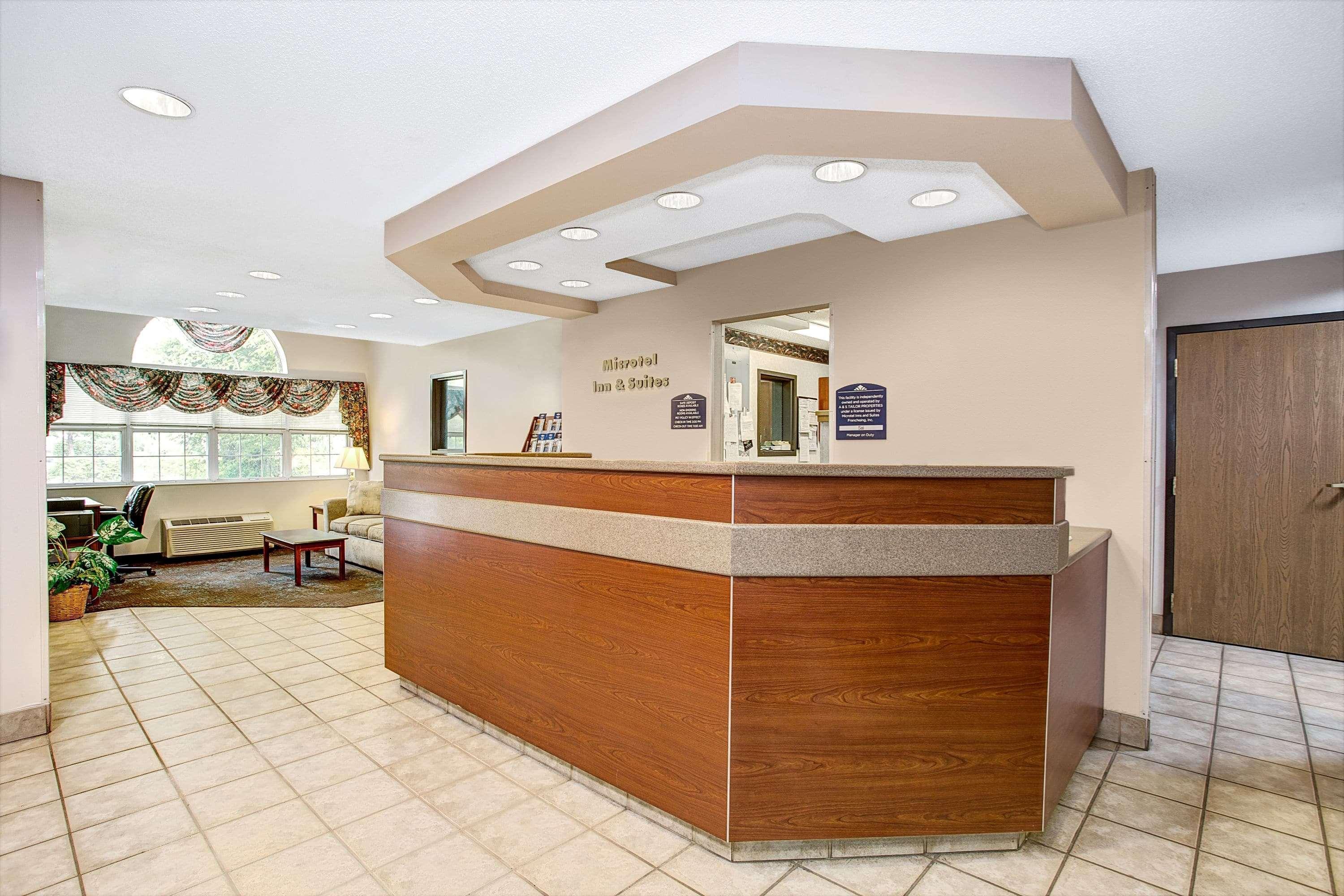 Microtel Inn & Suites By Wyndham Mason Bagian luar foto