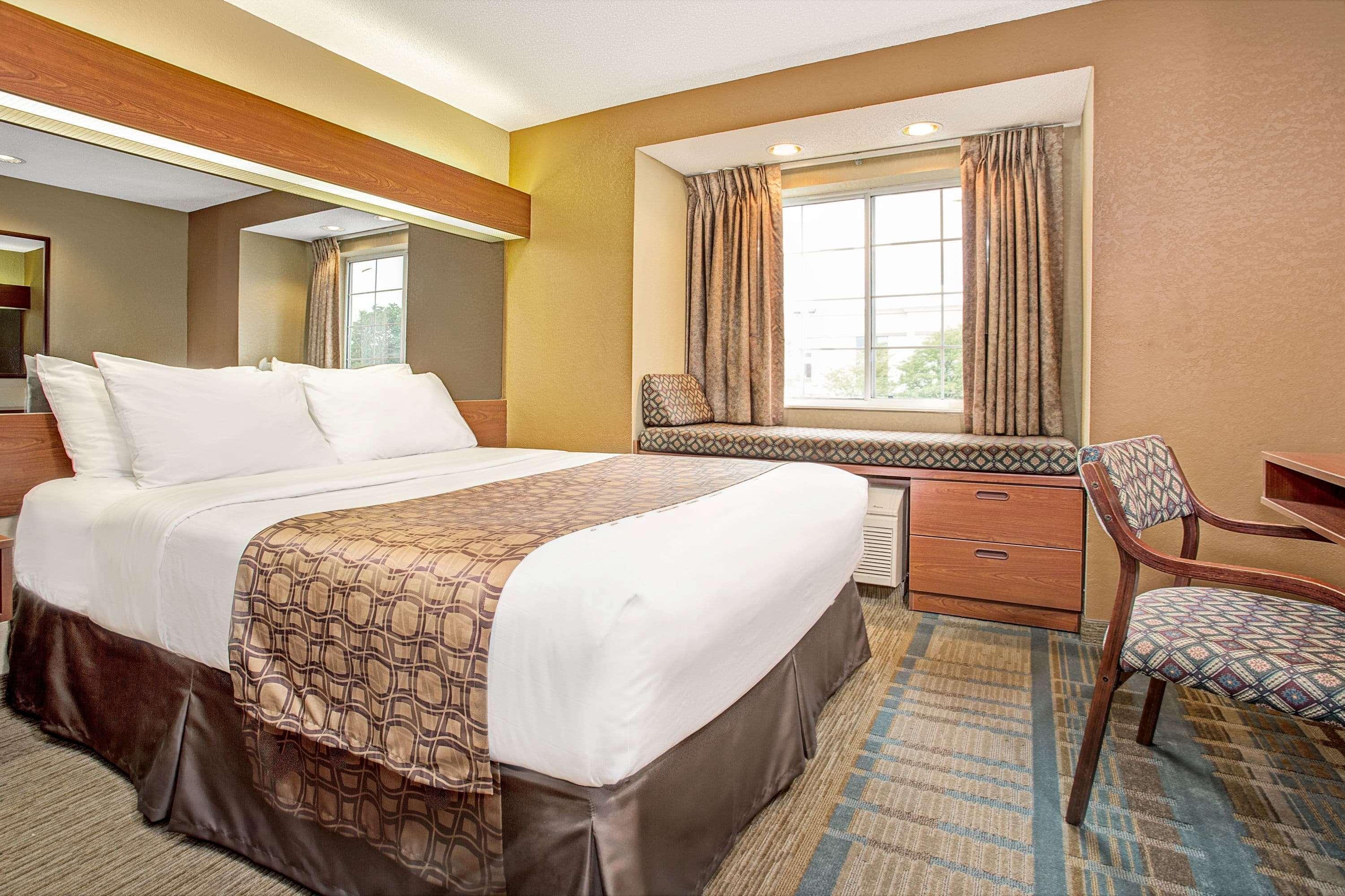 Microtel Inn & Suites By Wyndham Mason Bagian luar foto