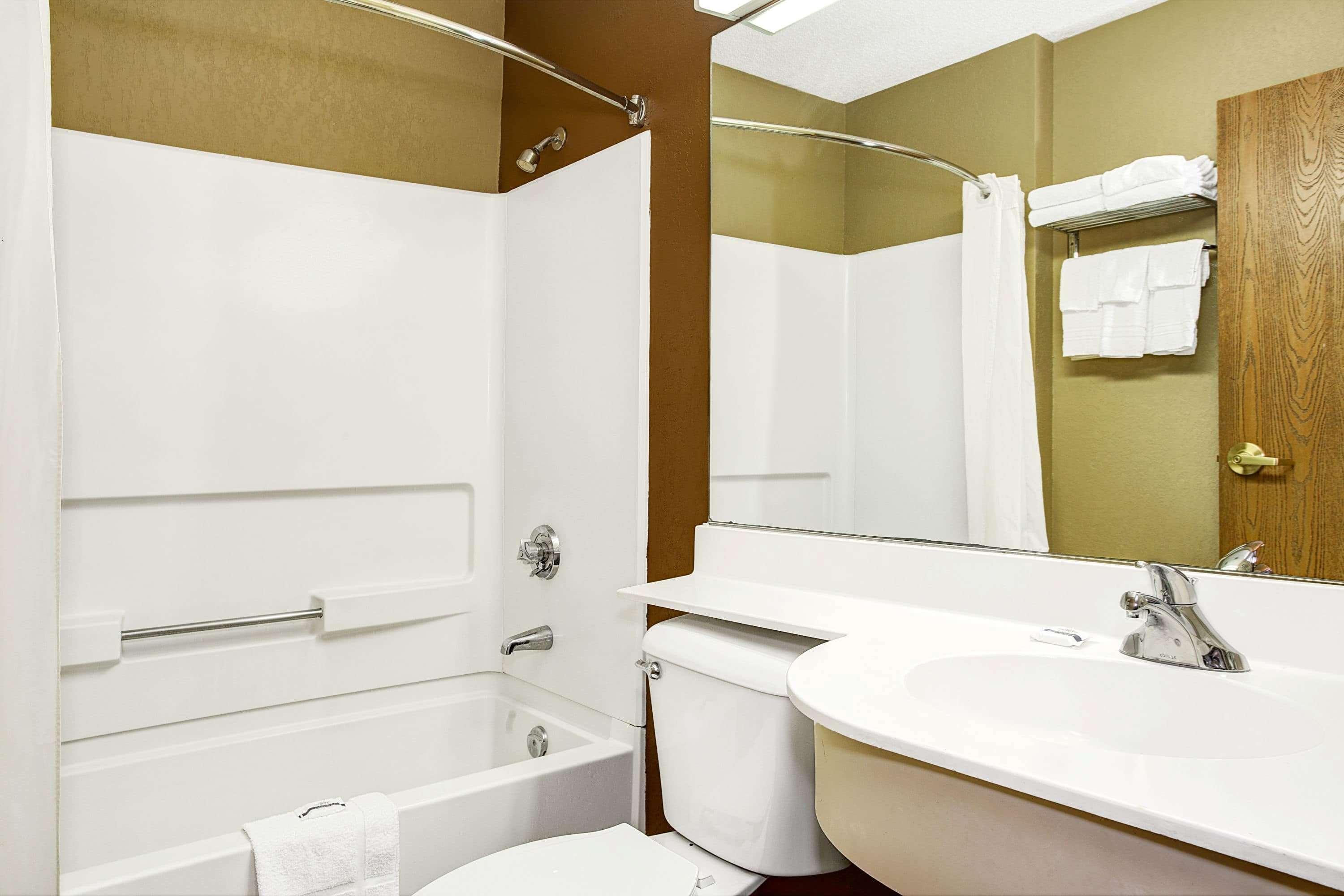 Microtel Inn & Suites By Wyndham Mason Bagian luar foto