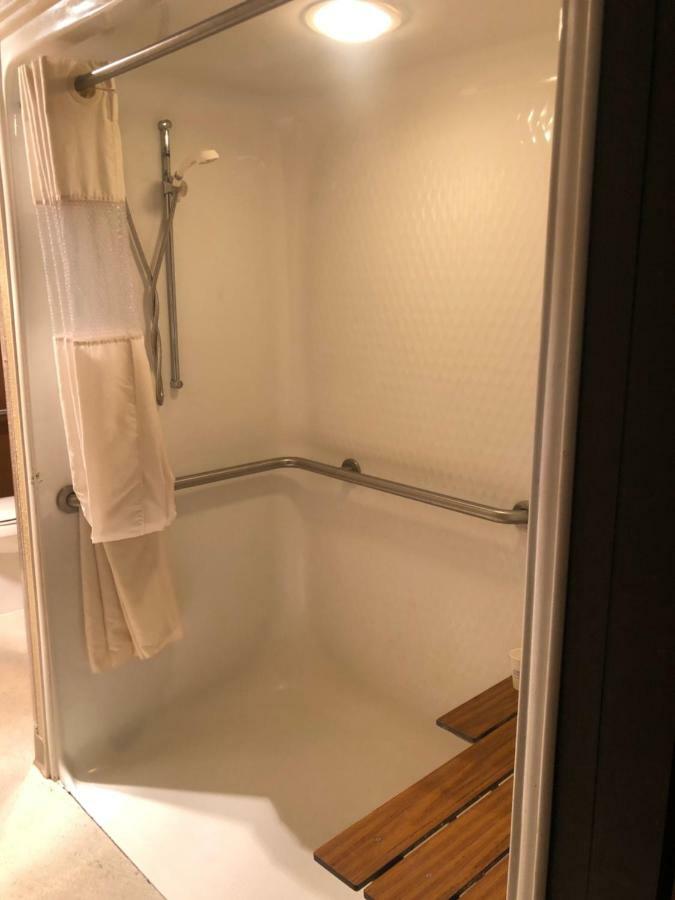 Microtel Inn & Suites By Wyndham Mason Bagian luar foto